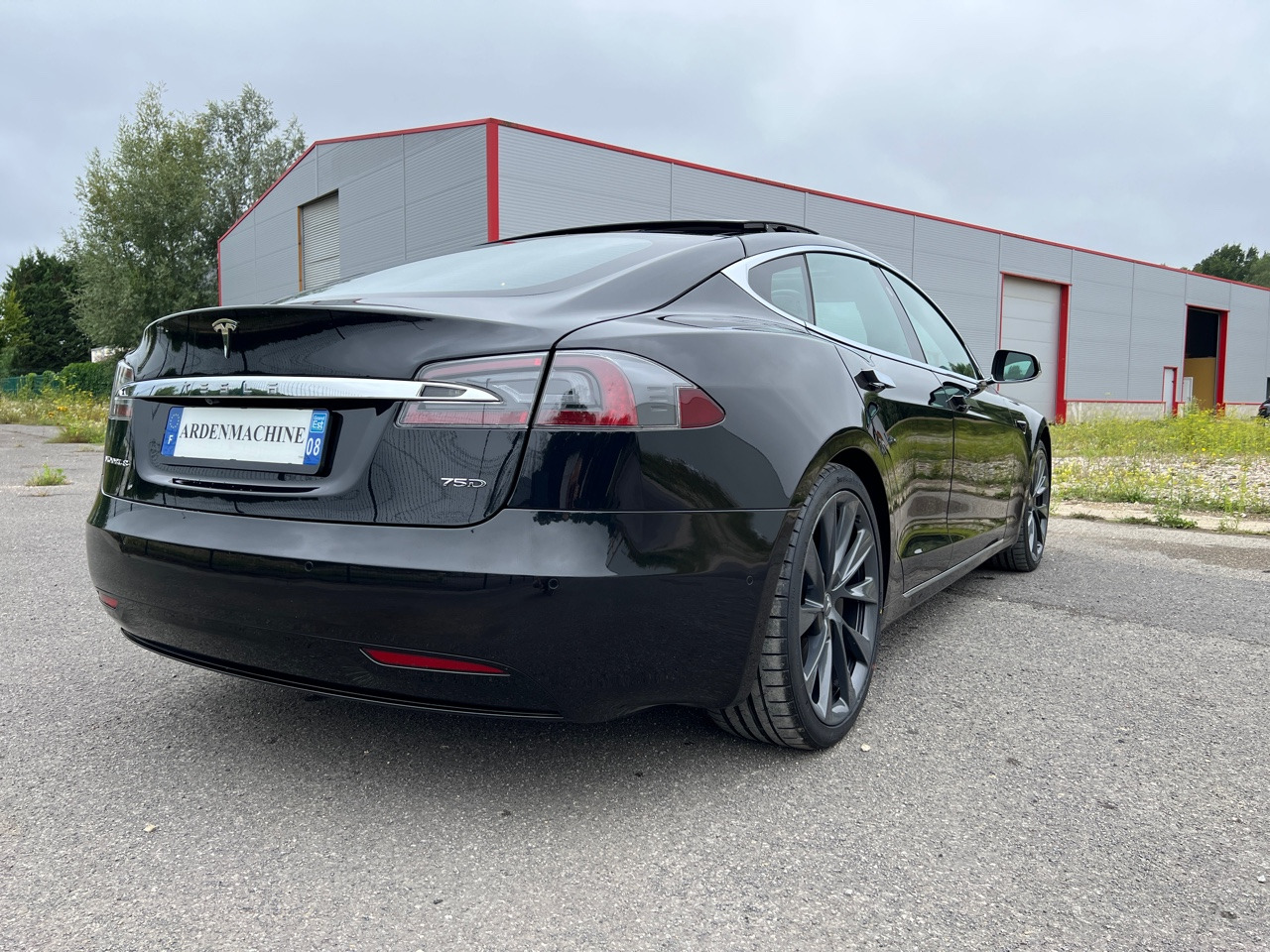 TESLA Model S 75D - Autopilot Amélioré – Phase 2 - Garantie - Sedan: hình 2 TESLA Model S 75D - Autopilot Amélioré – Phase 2 - Garantie - Sedan: hình 2