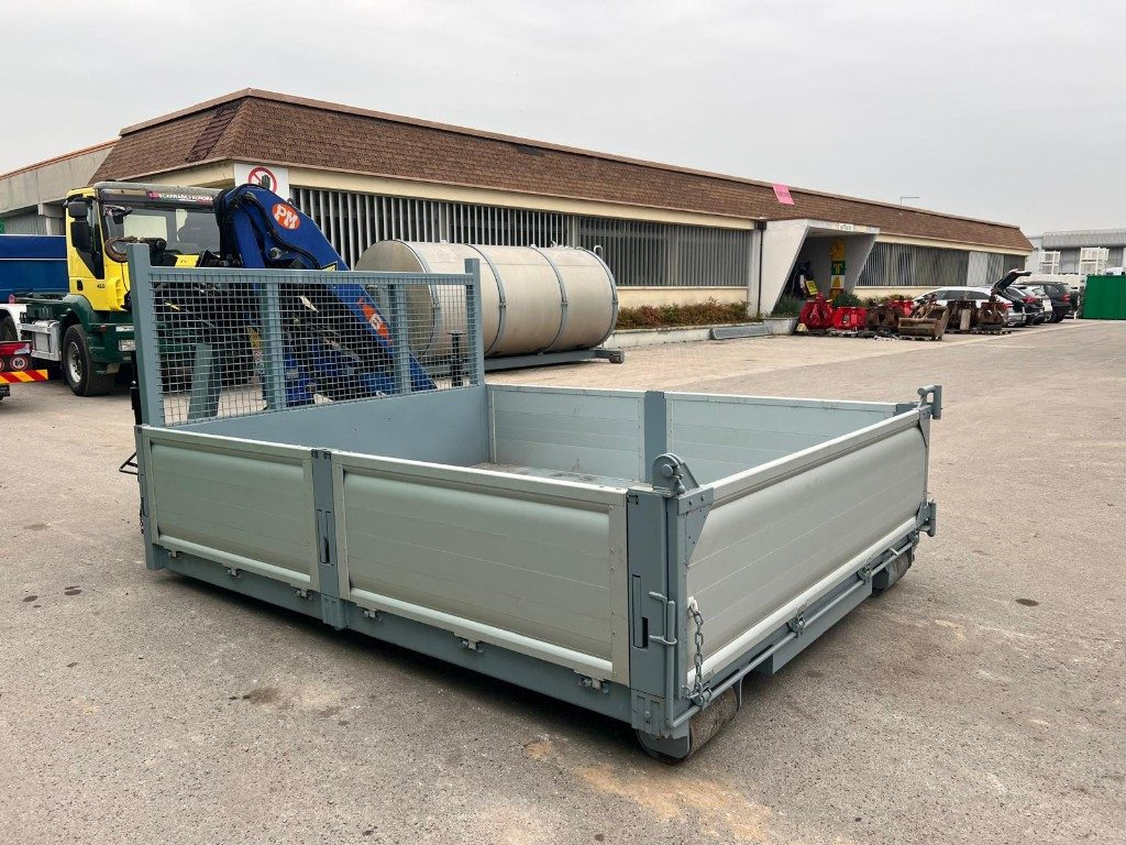 CONTAINER SCARRABILE NUOVO A PIANALE CON GRU - Thùng chứa hooklift: hình 3 CONTAINER SCARRABILE NUOVO A PIANALE CON GRU - Thùng chứa hooklift: hình 3