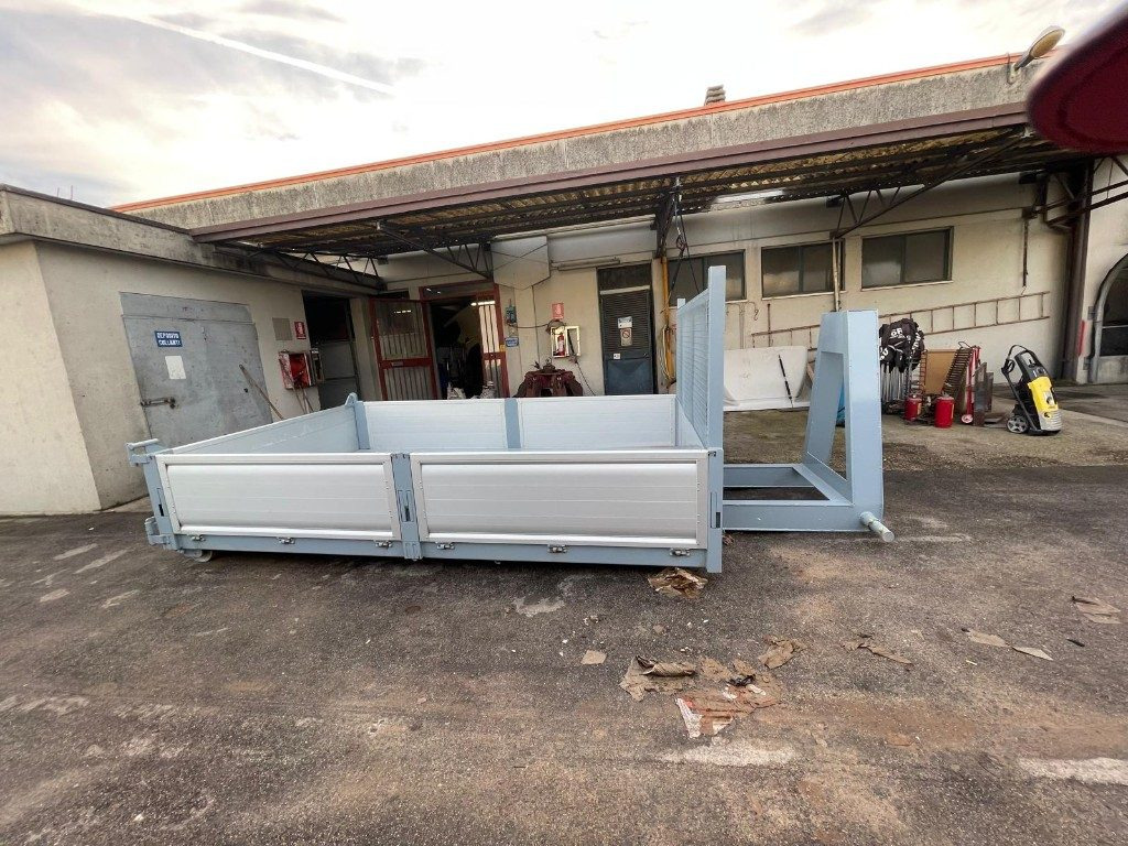 CONTAINER SCARRABILE NUOVO A PIANALE CON SPONDE - Thùng chứa hooklift: hình 3 CONTAINER SCARRABILE NUOVO A PIANALE CON SPONDE - Thùng chứa hooklift: hình 3