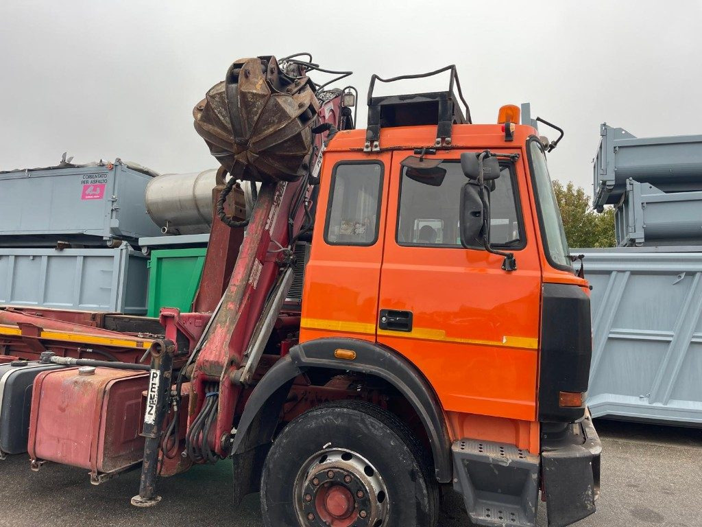 IVECO 190E26 SCARRABILE CON GRU PENZ E POLIPO - Xe tải nâng móc: hình 5 IVECO 190E26 SCARRABILE CON GRU PENZ E POLIPO - Xe tải nâng móc: hình 5