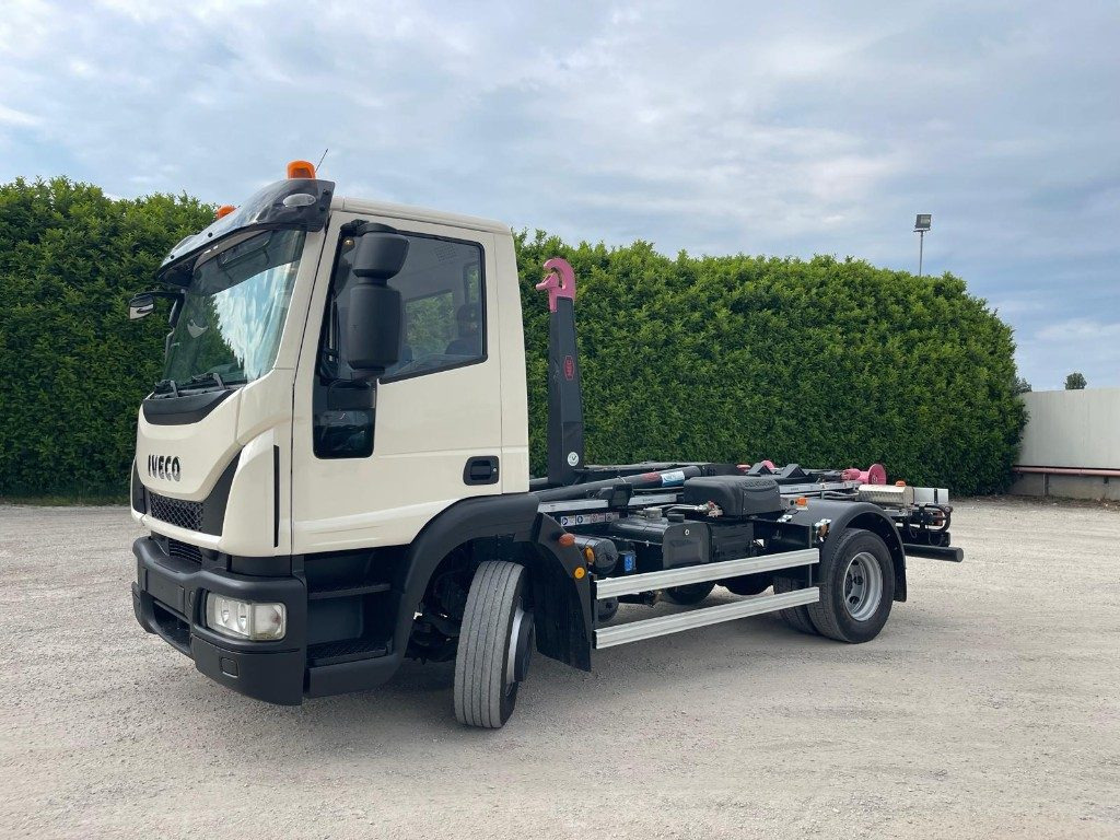 IVECO EUROCARGO 120E22 SCARRABILE - Xe tải nâng móc: hình 1 IVECO EUROCARGO 120E22 SCARRABILE - Xe tải nâng móc: hình 1
