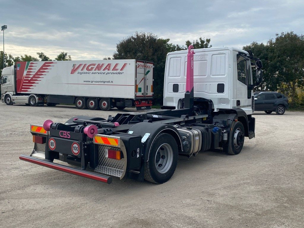 IVECO EUROCARGO 120E25 SCARRABILE - Xe tải nâng móc: hình 4 IVECO EUROCARGO 120E25 SCARRABILE - Xe tải nâng móc: hình 4