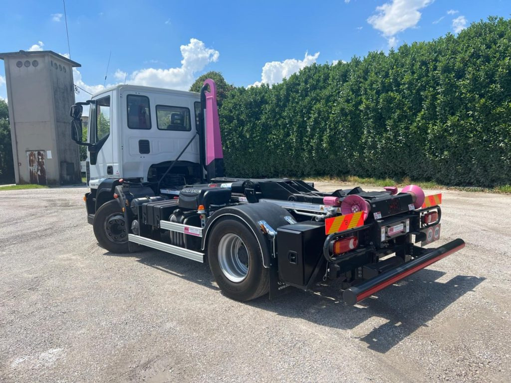 IVECO EUROCARGO 160E25 SCARRABILE - Xe tải nâng móc: hình 3 IVECO EUROCARGO 160E25 SCARRABILE - Xe tải nâng móc: hình 3