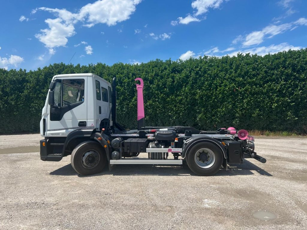 IVECO EUROCARGO 160E25 SCARRABILE - Xe tải nâng móc: hình 2 IVECO EUROCARGO 160E25 SCARRABILE - Xe tải nâng móc: hình 2