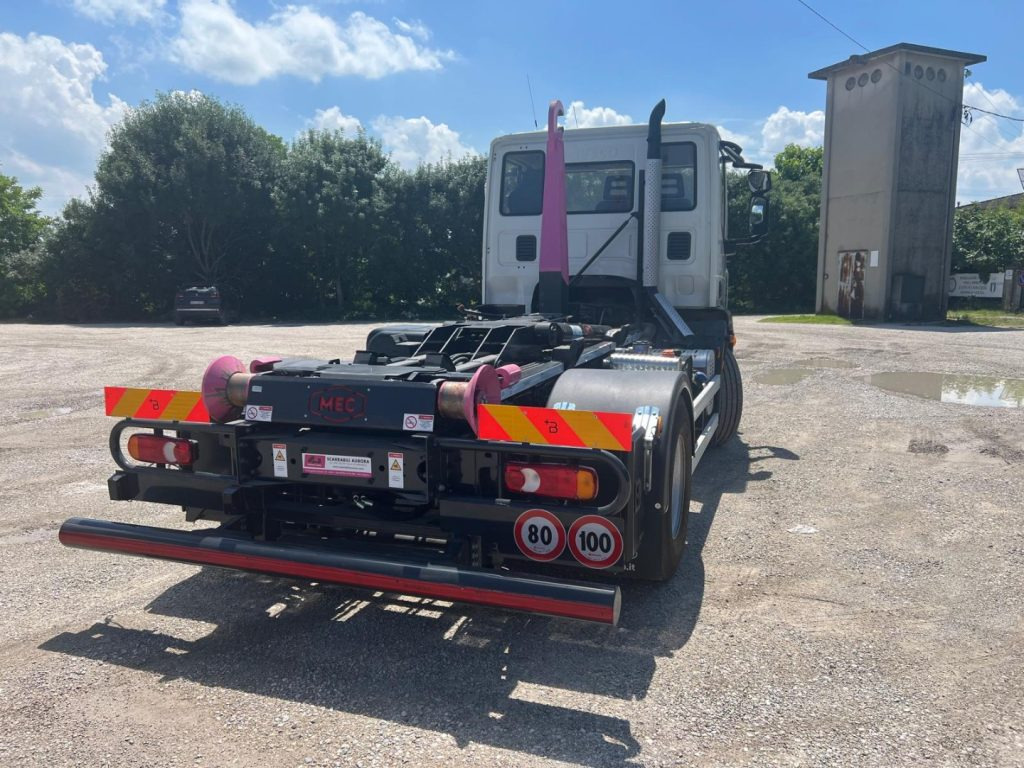 IVECO EUROCARGO 160E25 SCARRABILE - Xe tải nâng móc: hình 4 IVECO EUROCARGO 160E25 SCARRABILE - Xe tải nâng móc: hình 4