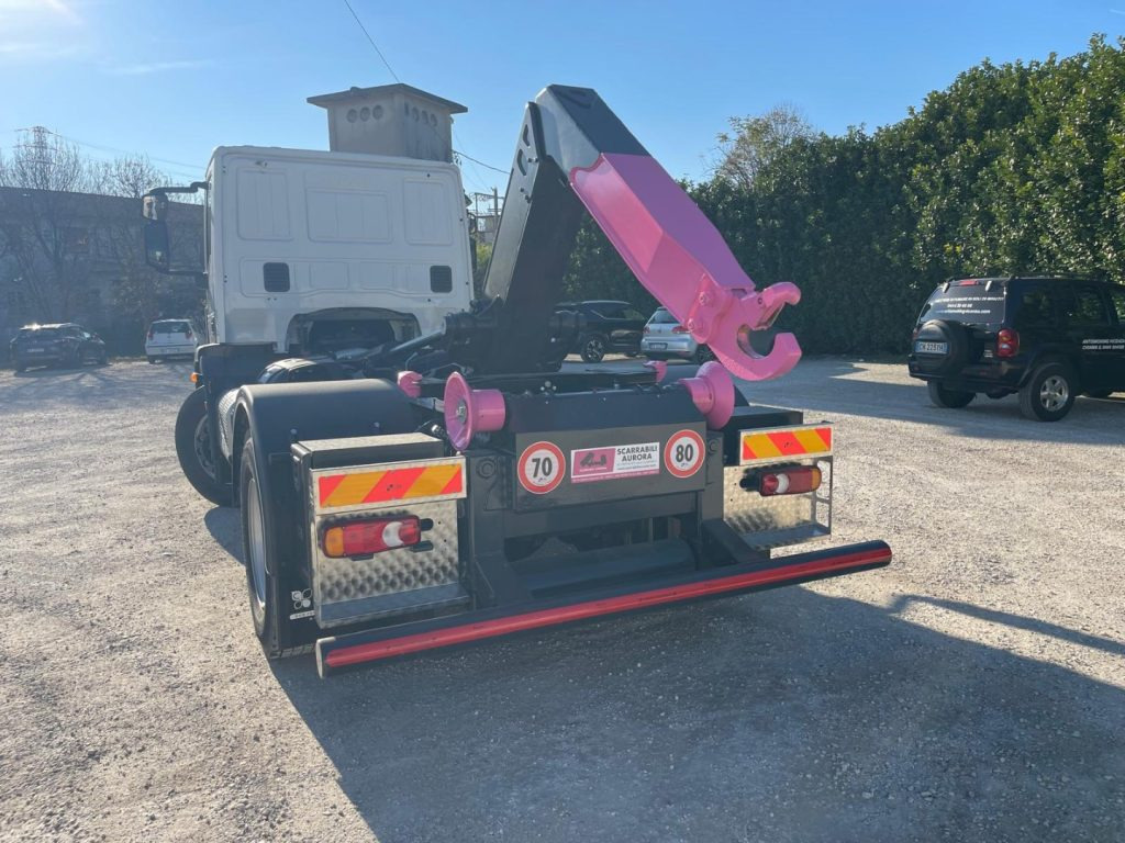 IVECO EUROCARGO 180E25 CON SCARRABILE NUOVO - Xe tải nâng móc: hình 5 IVECO EUROCARGO 180E25 CON SCARRABILE NUOVO - Xe tải nâng móc: hình 5