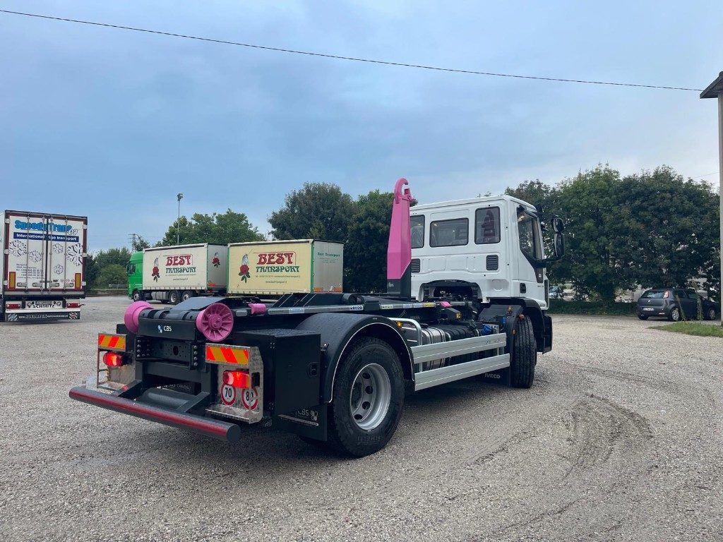 IVECO EUROCARGO 180K32 SCARRABILE NUOVO - Xe tải nâng móc: hình 4 IVECO EUROCARGO 180K32 SCARRABILE NUOVO - Xe tải nâng móc: hình 4