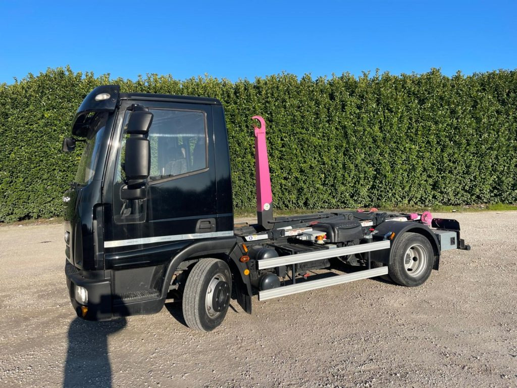 IVECO EUROCARGO 75E18 CON SCARRABILE NUOVO - Xe tải nâng móc: hình 3 IVECO EUROCARGO 75E18 CON SCARRABILE NUOVO - Xe tải nâng móc: hình 3