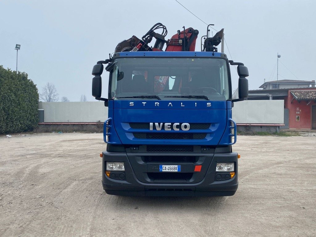 IVECO STRALIS 260.450 SCARRABILE CON GRU - Xe tải nâng móc: hình 2 IVECO STRALIS 260.450 SCARRABILE CON GRU - Xe tải nâng móc: hình 2