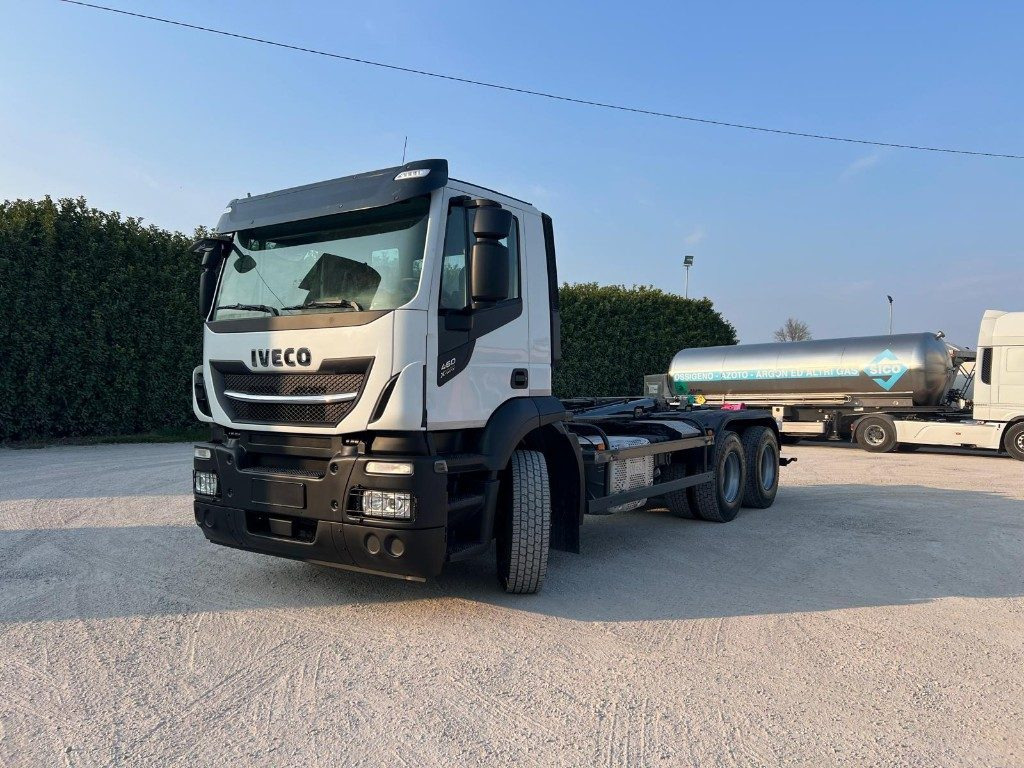 IVECO STRALIS 460 X-WAY USATO SCARRABILE 6X4 - Xe tải nâng móc: hình 1 IVECO STRALIS 460 X-WAY USATO SCARRABILE 6X4 - Xe tải nâng móc: hình 1