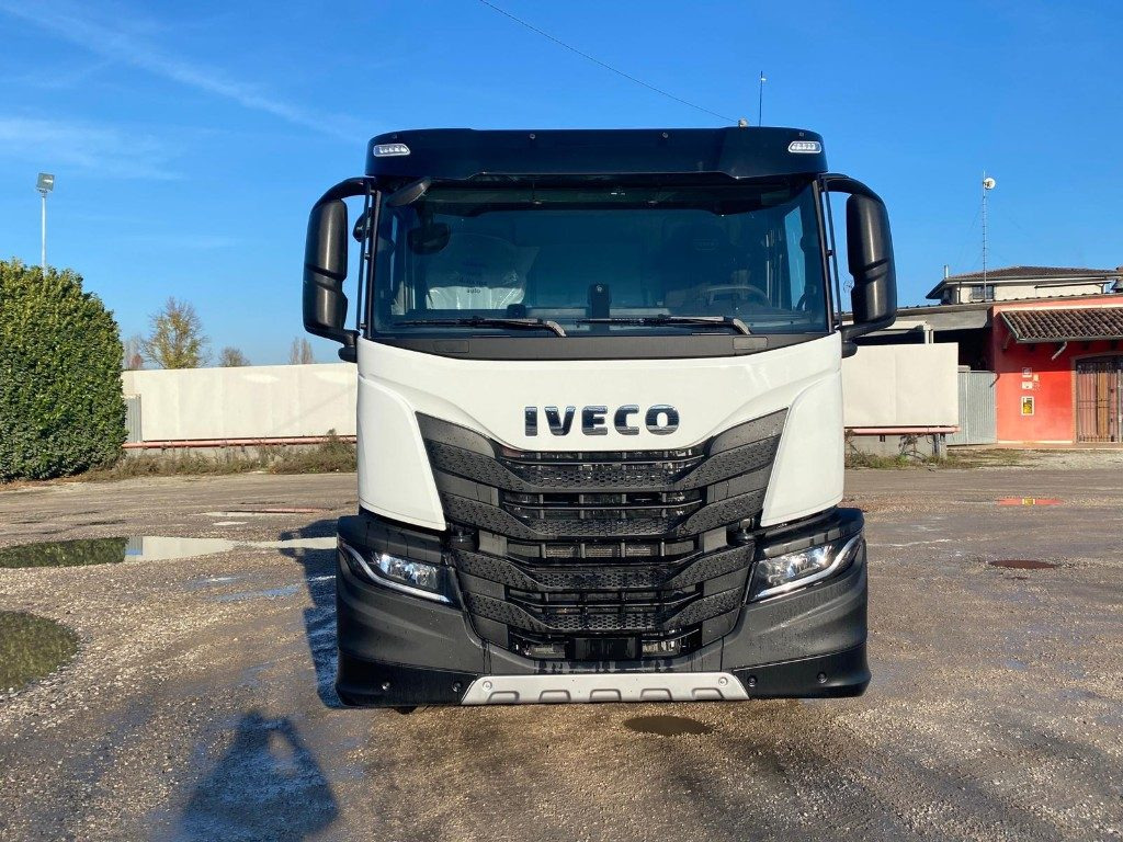 IVECO X-WAY AD280X48 NUOVO SCARRABILE PASSO 4500 - Xe tải nâng móc: hình 2 IVECO X-WAY AD280X48 NUOVO SCARRABILE PASSO 4500 - Xe tải nâng móc: hình 2