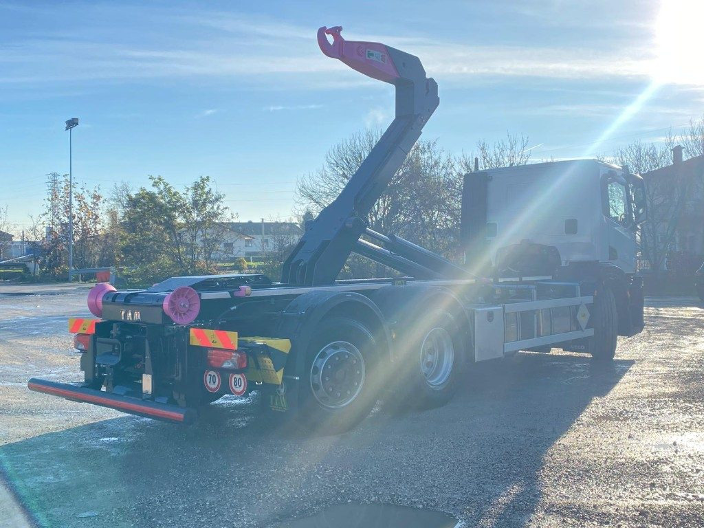 IVECO X-WAY AD280X48 NUOVO SCARRABILE PASSO 4500 - Xe tải nâng móc: hình 5 IVECO X-WAY AD280X48 NUOVO SCARRABILE PASSO 4500 - Xe tải nâng móc: hình 5