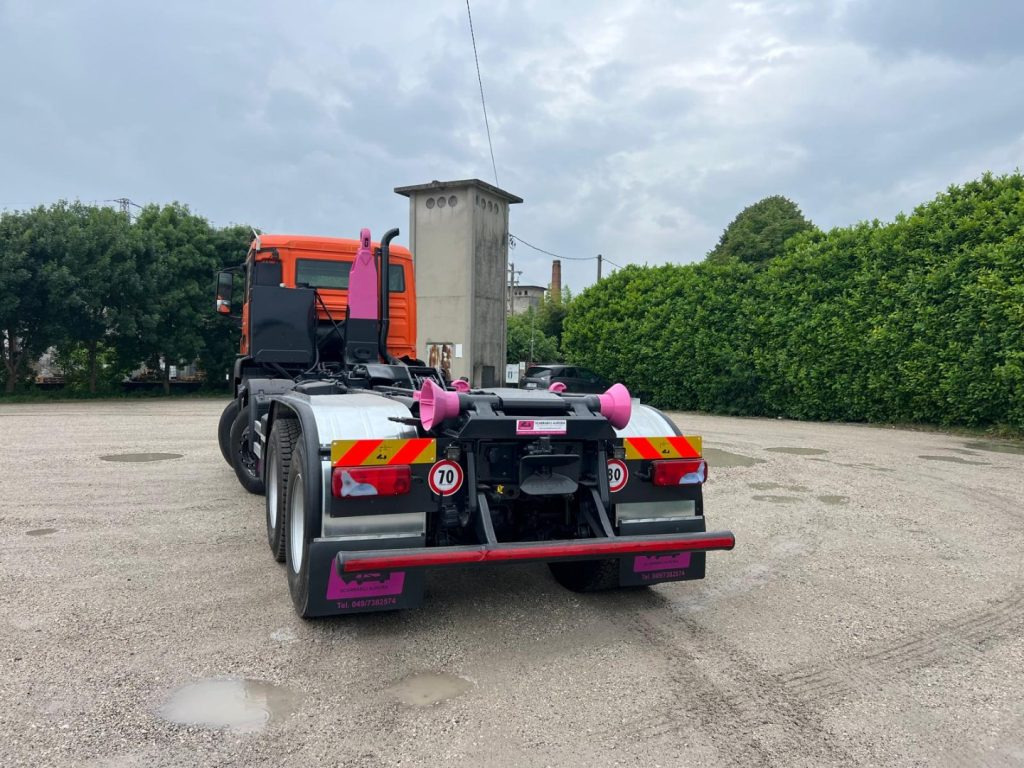MAN TGS 35.480 SCARRABILE - Xe tải nâng móc: hình 5 MAN TGS 35.480 SCARRABILE - Xe tải nâng móc: hình 5
