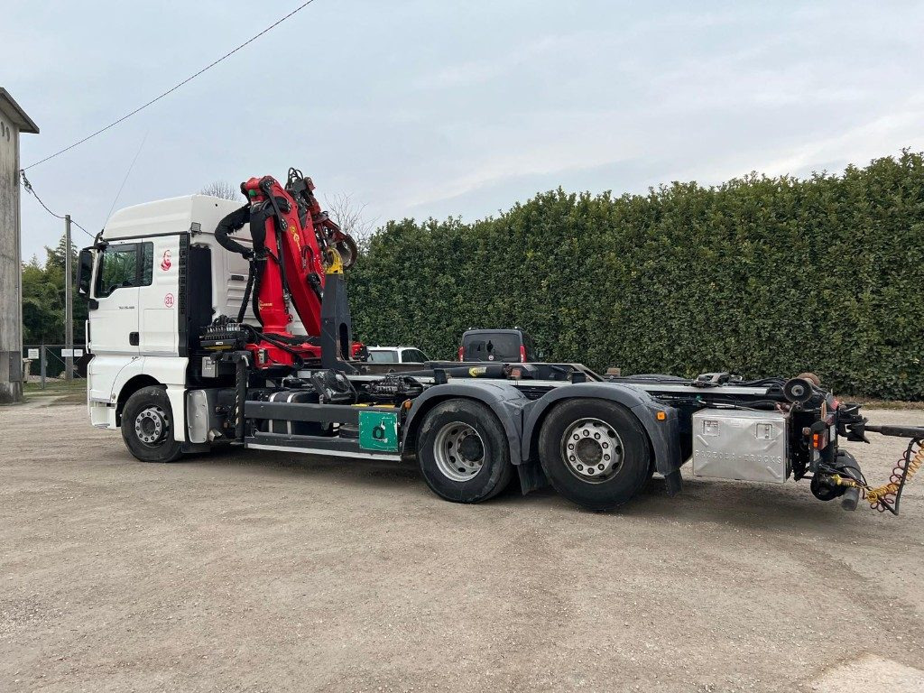 MAN TGX 26.480 SCARRABILE CON GRU - Xe tải nâng móc, Xe cẩu tự hành: hình 4 MAN TGX 26.480 SCARRABILE CON GRU - Xe tải nâng móc, Xe cẩu tự hành: hình 4