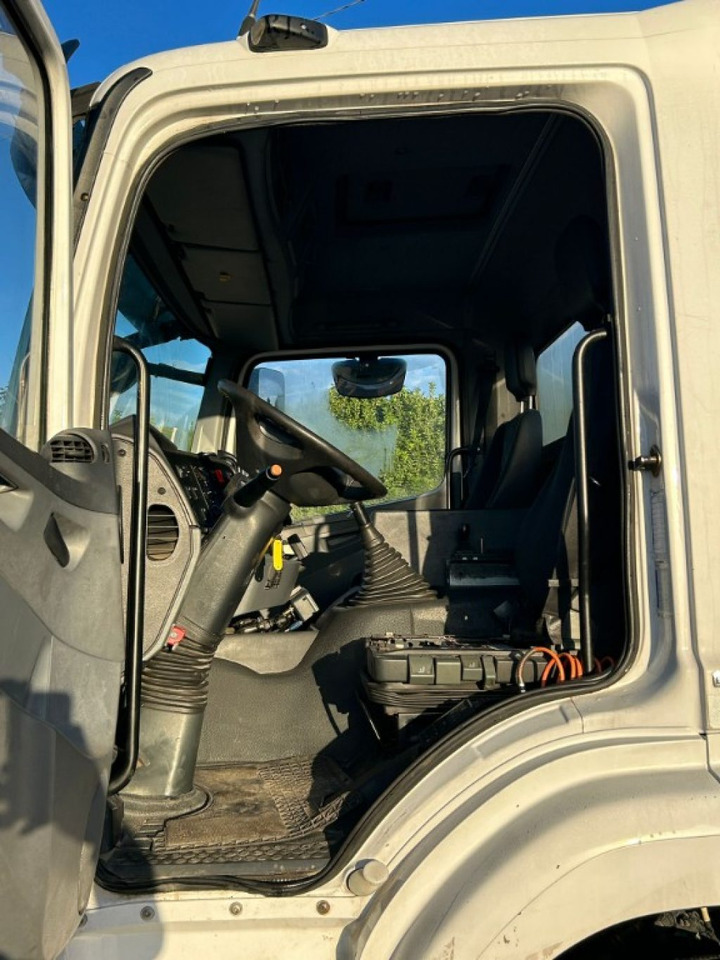 MERCEDES-BENZ MERCEDES 2533 SCARRABILE - Xe tải nâng móc: hình 5 MERCEDES-BENZ MERCEDES 2533 SCARRABILE - Xe tải nâng móc: hình 5