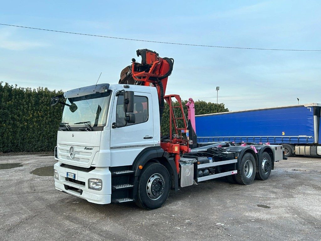 MERCEDES-BENZ MERCEDES AXOR 2533 SCARRABILE CON GRU E POLIPO - Xe tải nâng móc: hình 2 MERCEDES-BENZ MERCEDES AXOR 2533 SCARRABILE CON GRU E POLIPO - Xe tải nâng móc: hình 2