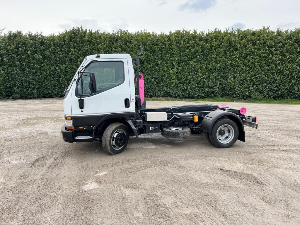 MITSUBISHI CANTER 3.0 SCARRABILE - Xe tải nâng móc: hình 3 MITSUBISHI CANTER 3.0 SCARRABILE - Xe tải nâng móc: hình 3