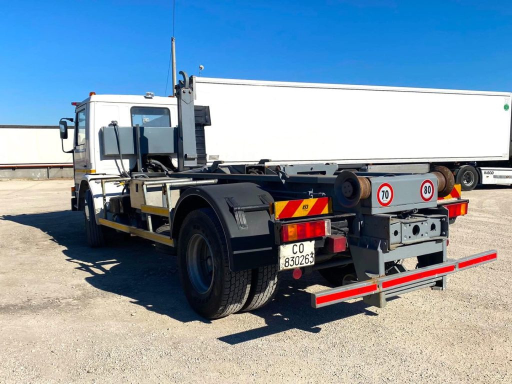 SCANIA H82 SCARRABILE BALESTRATO ANTERIORE E POSTE - Xe tải nâng móc: hình 5 SCANIA H82 SCARRABILE BALESTRATO ANTERIORE E POSTE - Xe tải nâng móc: hình 5