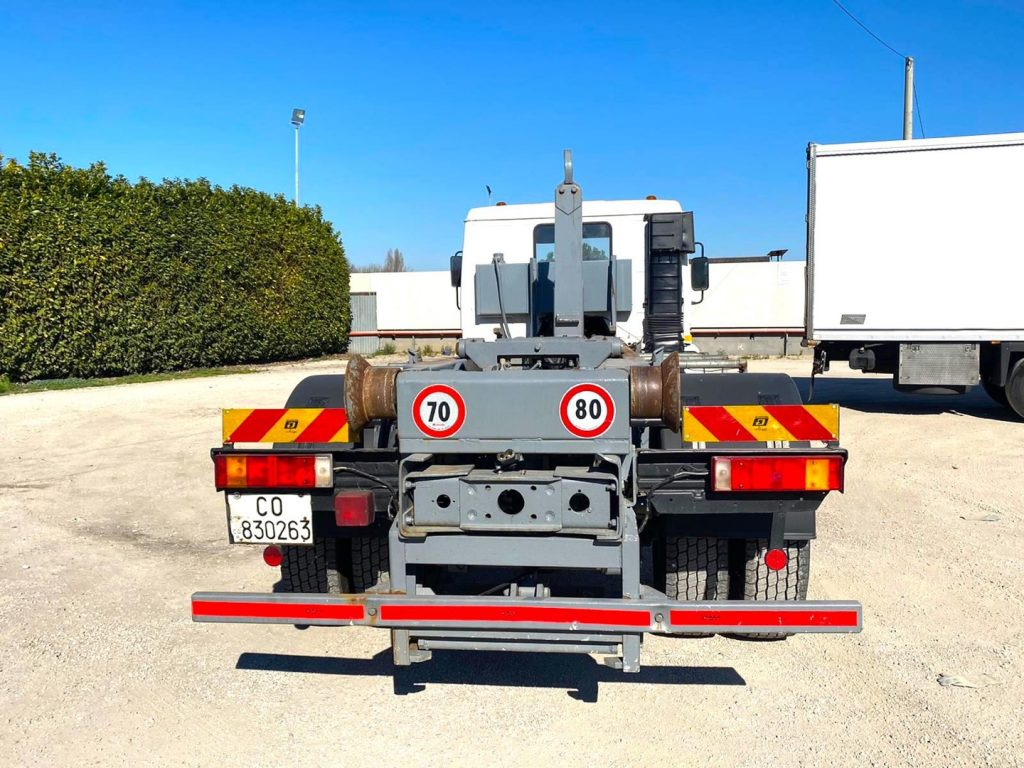 SCANIA H82 SCARRABILE BALESTRATO ANTERIORE E POSTE - Xe tải nâng móc: hình 3 SCANIA H82 SCARRABILE BALESTRATO ANTERIORE E POSTE - Xe tải nâng móc: hình 3