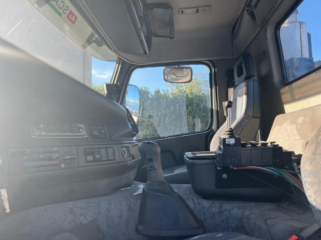 Xe tải nâng móc VOLVO FM12 SCARRABILE: hình 9