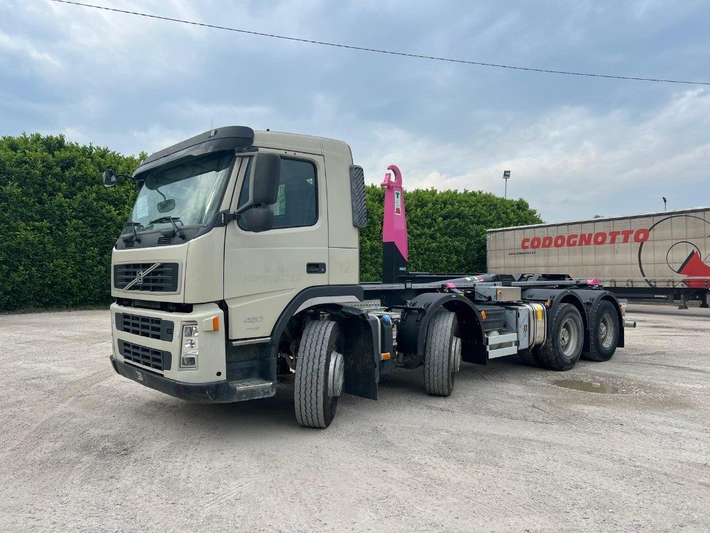VOLVO FM480 SCARRABILE 8X4 - Xe tải nâng móc: hình 1 VOLVO FM480 SCARRABILE 8X4 - Xe tải nâng móc: hình 1