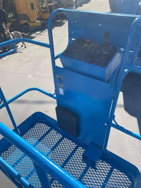 Xe nâng người nhiều khớp nối Genie Z34/22N: hình 11 Xe nâng người nhiều khớp nối Genie Z34/22N: hình 11