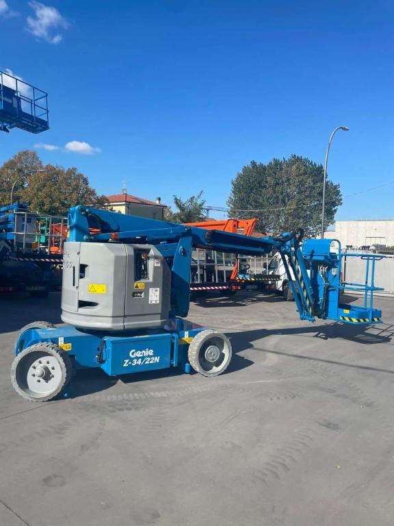 Xe nâng người nhiều khớp nối Genie Z34/22N: hình 6 Xe nâng người nhiều khớp nối Genie Z34/22N: hình 6