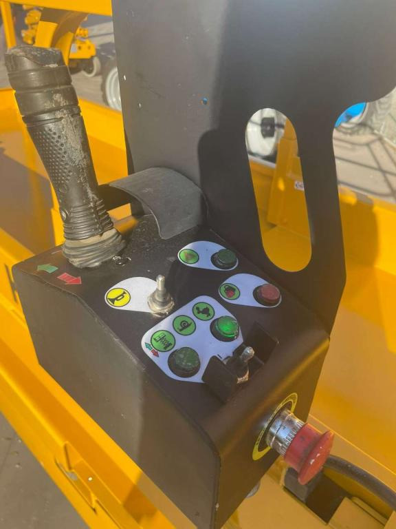 Haulotte COMPACT 8 - Máy nâng người hình kéo: hình 4 Haulotte COMPACT 8 - Máy nâng người hình kéo: hình 4