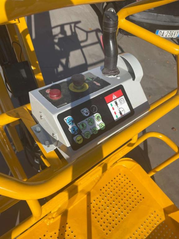 Haulotte HA15IP - Xe nâng người nhiều khớp nối: hình 4 Haulotte HA15IP - Xe nâng người nhiều khớp nối: hình 4