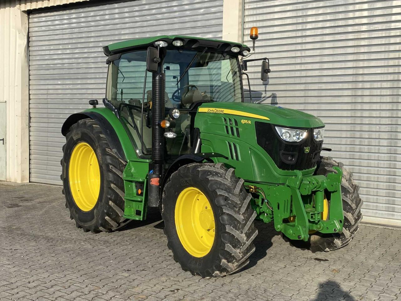 John Deere 6115R - Máy cày: hình 3 John Deere 6115R - Máy cày: hình 3