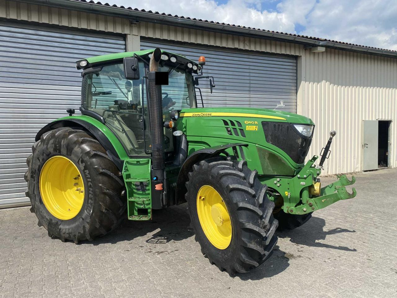 John Deere 6140R - Máy cày: hình 1 John Deere 6140R - Máy cày: hình 1