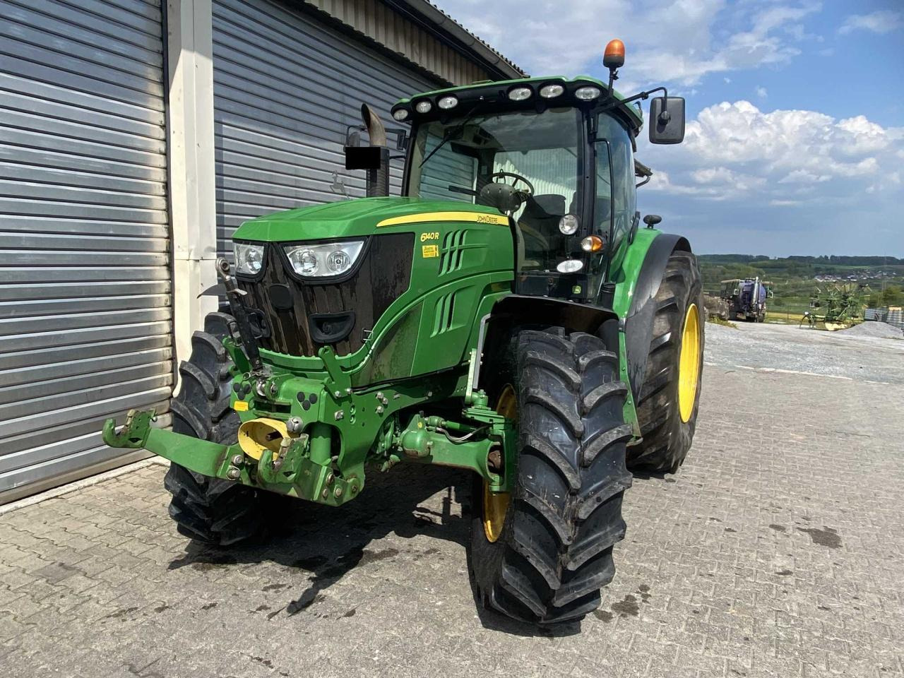 John Deere 6140R - Máy cày: hình 3 John Deere 6140R - Máy cày: hình 3