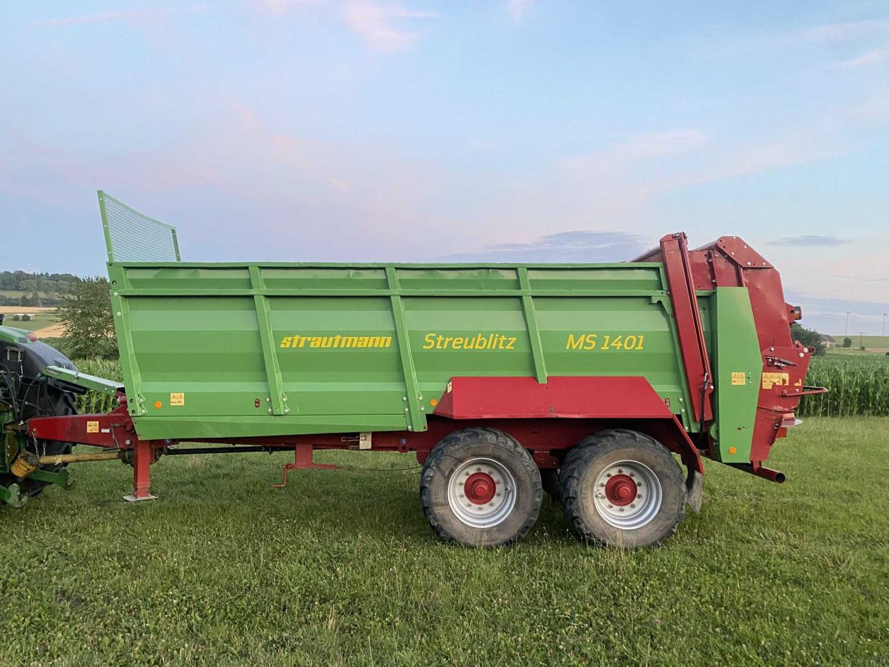 Strautmann MS 1401 - Máy rải phân chuồng: hình 1 Strautmann MS 1401 - Máy rải phân chuồng: hình 1
