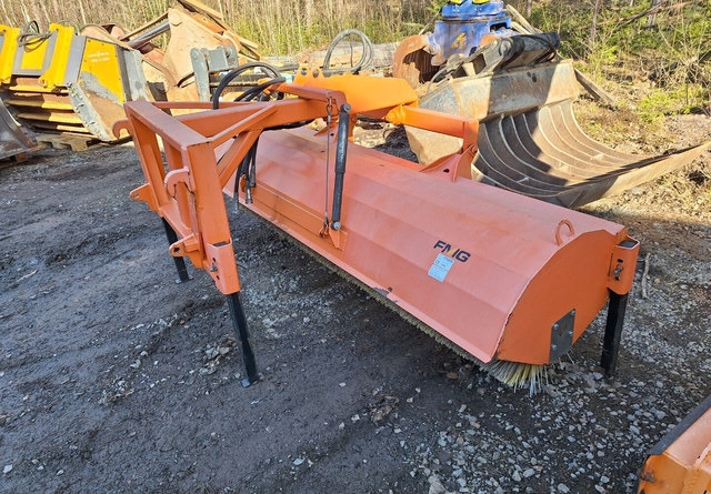 FMG AH 240 - Chổi cho Máy móc xây dựng: hình 1 FMG AH 240 - Chổi cho Máy móc xây dựng: hình 1