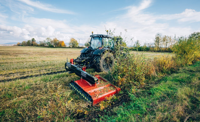 IlsboM160 Standart - Dàn băm cỏ địa hình nghiêng: hình 1 IlsboM160 Standart - Dàn băm cỏ địa hình nghiêng: hình 1
