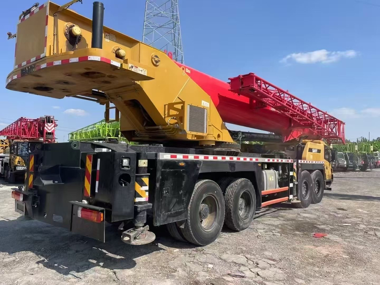 SANY STC800T5 80 ton STC800T6 STC800 STC750 truck crane - Cẩu bánh lốp: hình 4 SANY STC800T5 80 ton STC800T6 STC800 STC750 truck crane - Cẩu bánh lốp: hình 4