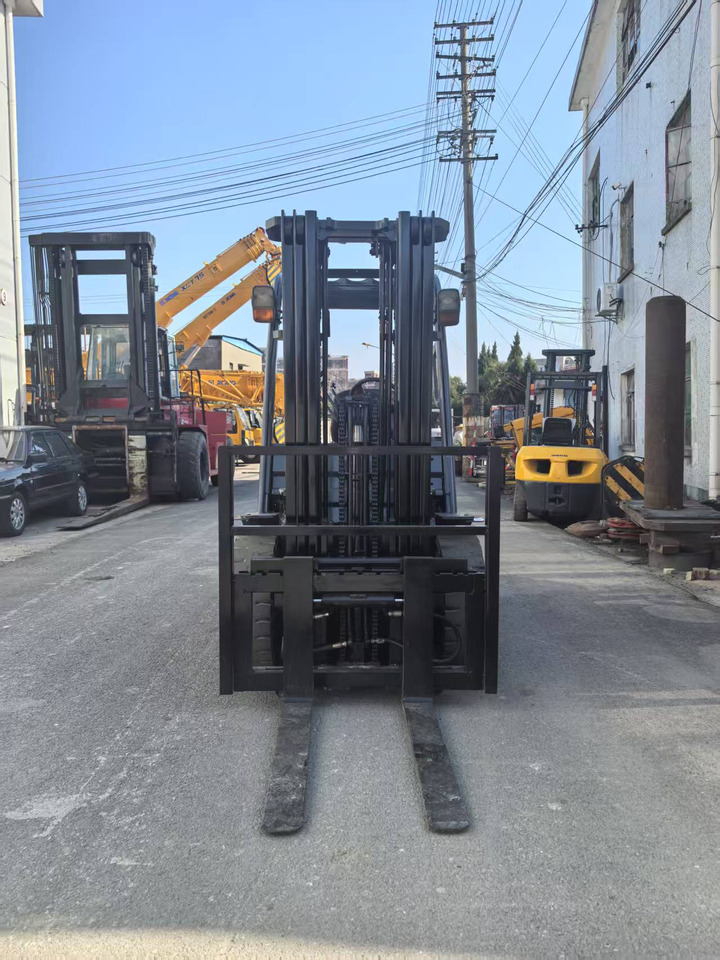 TOYOTA 8FD30 7FD30 FD50 FD100 Japan original 2.5ton 3Ton 3.5ton 5ton 7T 10t Used Diesel Forklift - Xe nâng diesel: hình 4 TOYOTA 8FD30 7FD30 FD50 FD100 Japan original 2.5ton 3Ton 3.5ton 5ton 7T 10t Used Diesel Forklift - Xe nâng diesel: hình 4