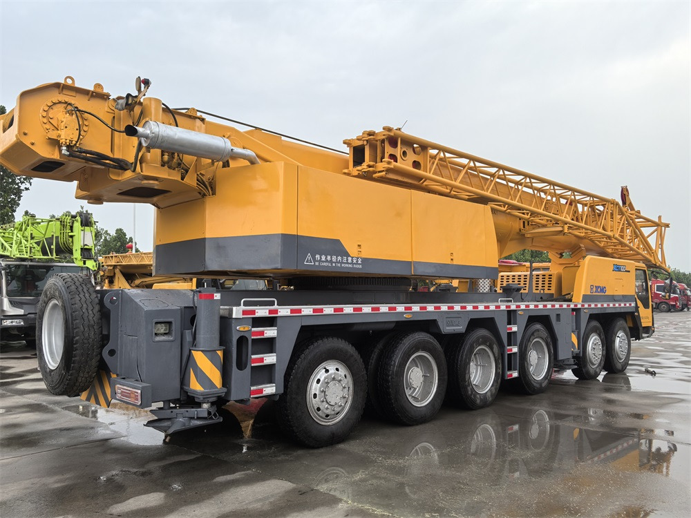 XCMG QY100K QY130K QY160K QAY200 QAY240 QAY300 QAY350 used truck crane - Cẩu bánh lốp: hình 3 XCMG QY100K QY130K QY160K QAY200 QAY240 QAY300 QAY350 used truck crane - Cẩu bánh lốp: hình 3