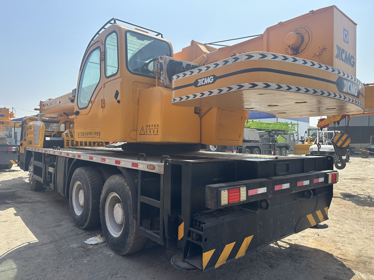 XCMG QY25K 25 ton truck crane - Cẩu bánh lốp: hình 4 XCMG QY25K 25 ton truck crane - Cẩu bánh lốp: hình 4