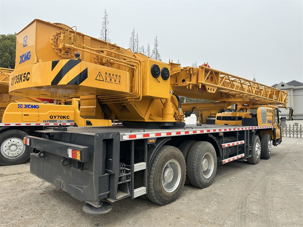 XCMG QY35K5 XCT35 QY35K5C 35 ton truck crane - Cẩu bánh lốp: hình 4 XCMG QY35K5 XCT35 QY35K5C 35 ton truck crane - Cẩu bánh lốp: hình 4