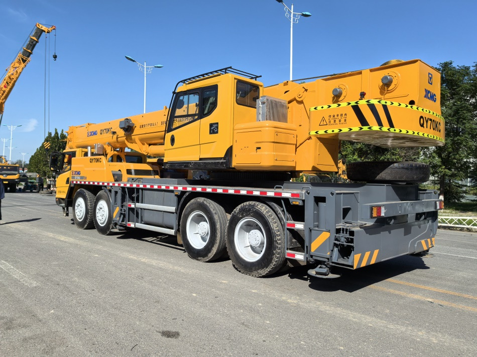 XCMG QY70KC 70TON QY70K QY70KA QY70K-1 - Cẩu bánh lốp: hình 2 XCMG QY70KC 70TON QY70K QY70KA QY70K-1 - Cẩu bánh lốp: hình 2
