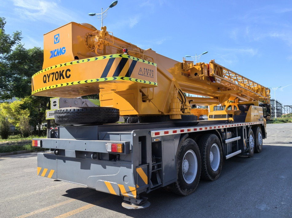 XCMG QY70KC 70TON QY70K QY70KA QY70K-1 xcmg qy70ks - Cẩu bánh lốp: hình 4 XCMG QY70KC 70TON QY70K QY70KA QY70K-1 xcmg qy70ks - Cẩu bánh lốp: hình 4