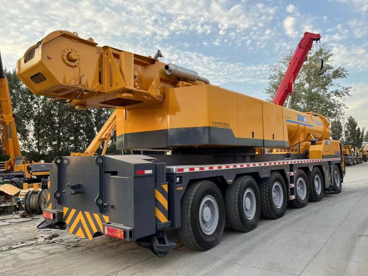 XCMG XCA300 QAY300 QY300K 300Ton Used Mobile Crane - Cẩu bánh lốp: hình 4 XCMG XCA300 QAY300 QY300K 300Ton Used Mobile Crane - Cẩu bánh lốp: hình 4