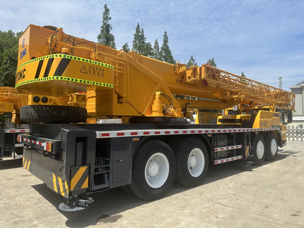 XCMG qy70kc xct75 qy75kc 75 ton truck crane - Cẩu bánh lốp: hình 4 XCMG qy70kc xct75 qy75kc 75 ton truck crane - Cẩu bánh lốp: hình 4