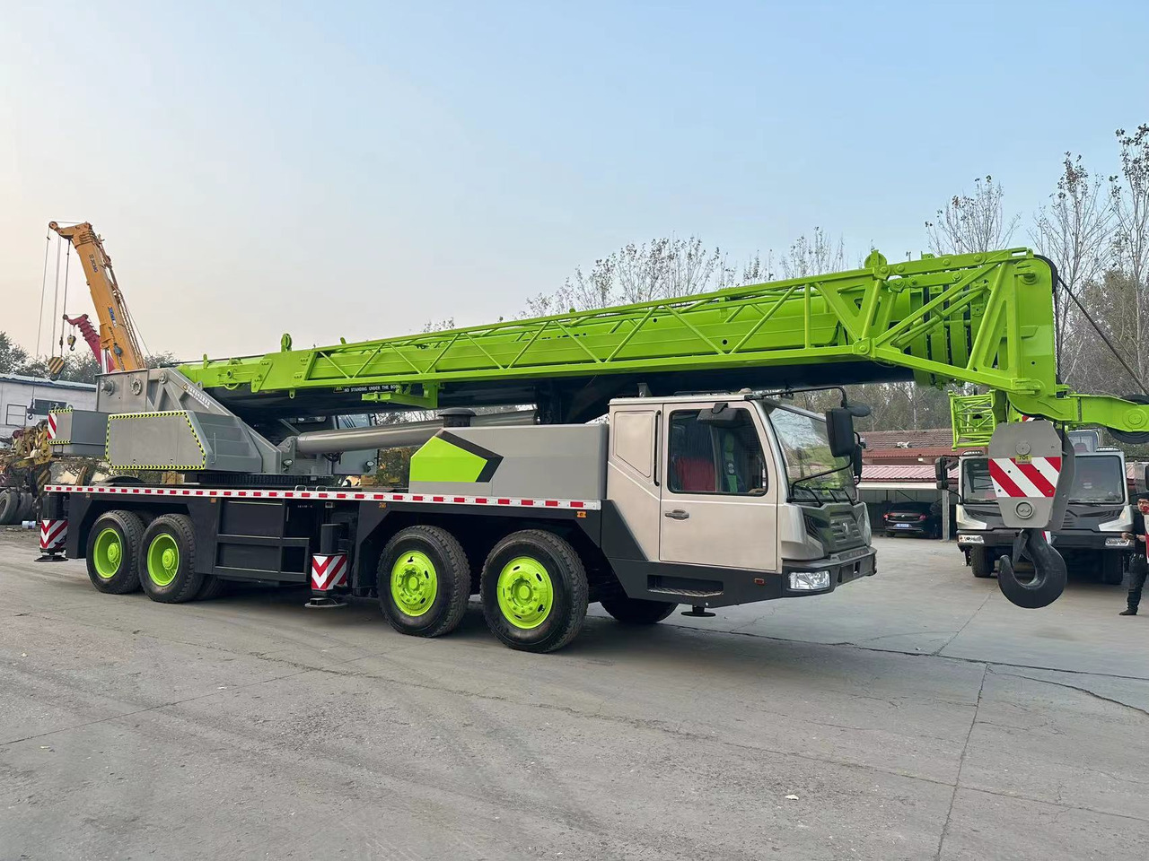 ZOOMLION QY70V ZTC700V 70 ton 50 ton 60 ton 80 ton 90 ton 100 ton truck crane - Cẩu bánh lốp: hình 3 ZOOMLION QY70V ZTC700V 70 ton 50 ton 60 ton 80 ton 90 ton 100 ton truck crane - Cẩu bánh lốp: hình 3