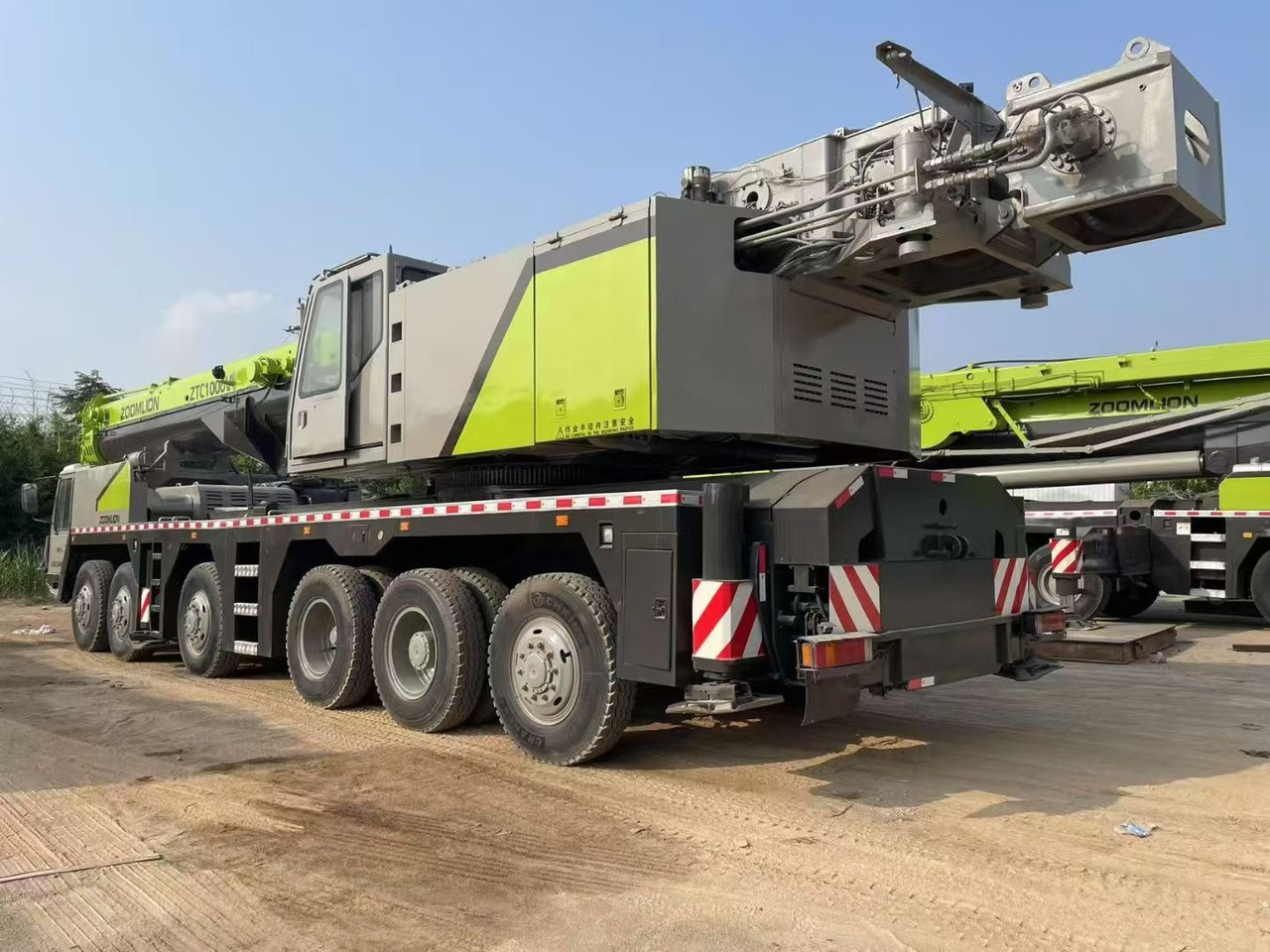 ZOOMLION ZTC1000V ZTC1100V ZTC1500V 100T 110T 150T Used truck crane - Cẩu bánh lốp: hình 4 ZOOMLION ZTC1000V ZTC1100V ZTC1500V 100T 110T 150T Used truck crane - Cẩu bánh lốp: hình 4