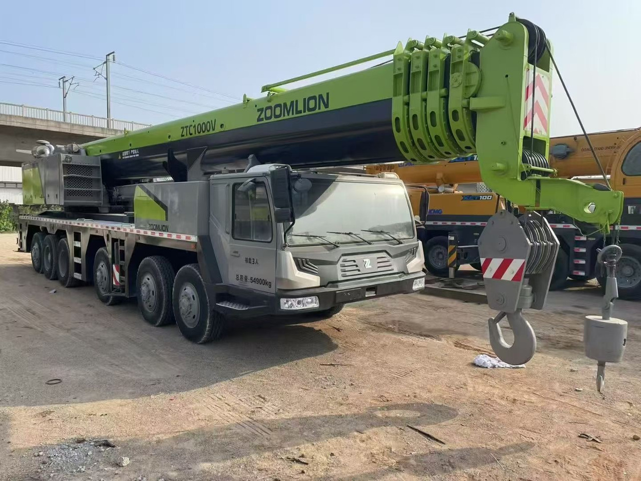 ZOOMLION ZTC1000V ZTC1100V ZTC1500V 100T 110T 150T Used truck crane - Cẩu bánh lốp: hình 2 ZOOMLION ZTC1000V ZTC1100V ZTC1500V 100T 110T 150T Used truck crane - Cẩu bánh lốp: hình 2