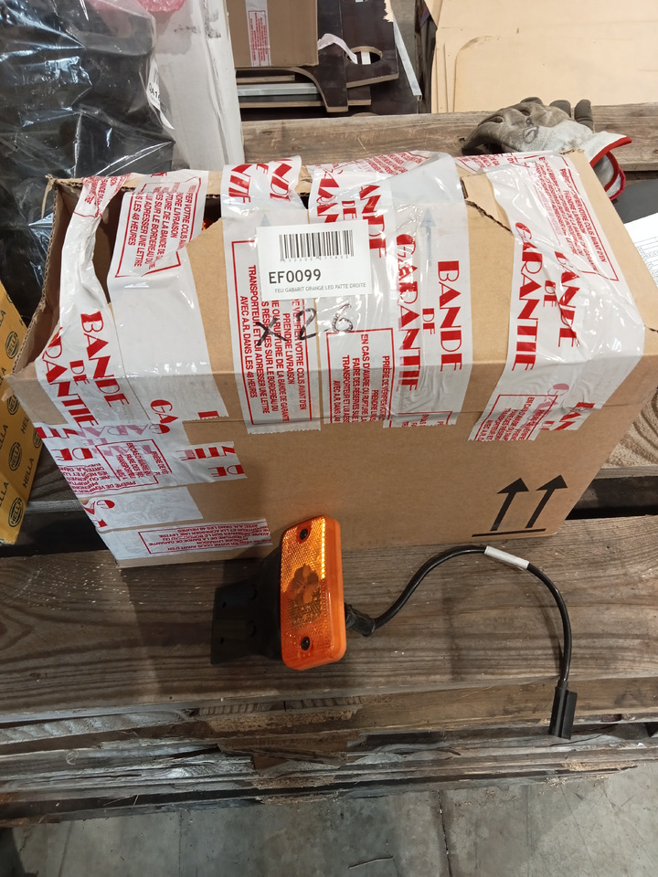 Trouillet FEU GABARIT ORANGE LED PATTE DROITE CABLE LG:300 - Đèn/ Chiếu sáng: hình 1 Trouillet FEU GABARIT ORANGE LED PATTE DROITE CABLE LG:300 - Đèn/ Chiếu sáng: hình 1