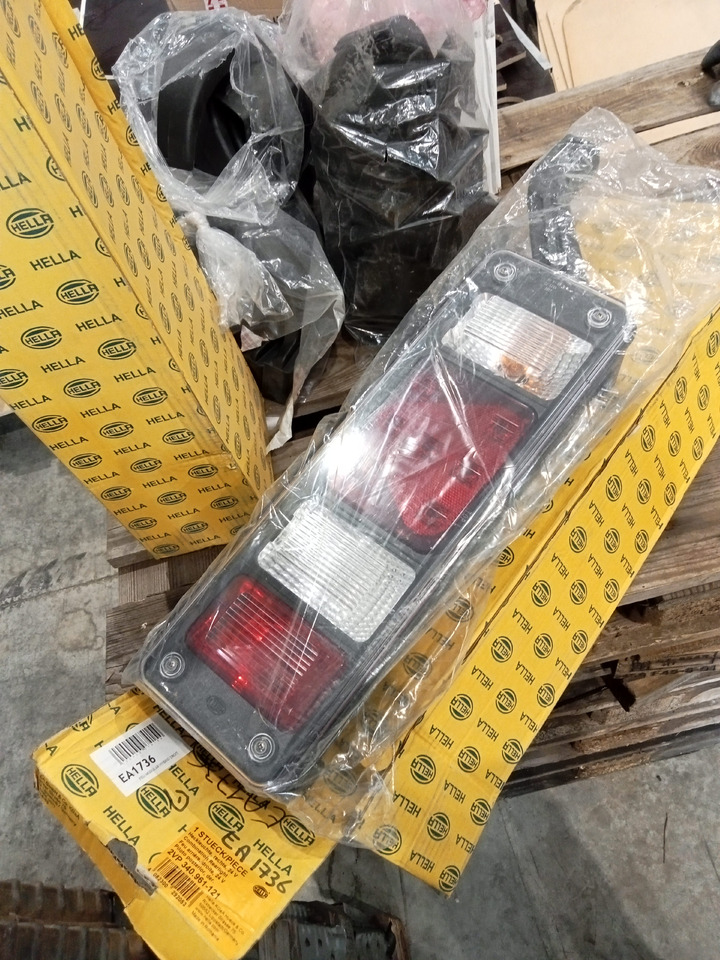 Trouillet FEU MODULAR HYBRID DROIT + GAUCHE - Đèn sau: hình 2 Trouillet FEU MODULAR HYBRID DROIT + GAUCHE - Đèn sau: hình 2