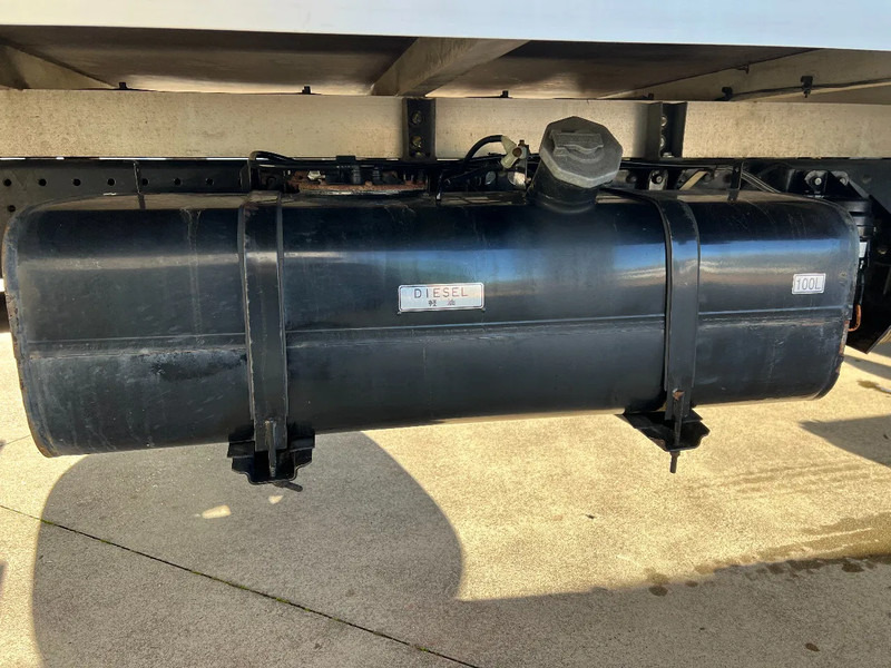 Mitsubishi Canter - Xe tải nhỏ thùng kín: hình 5 Mitsubishi Canter - Xe tải nhỏ thùng kín: hình 5